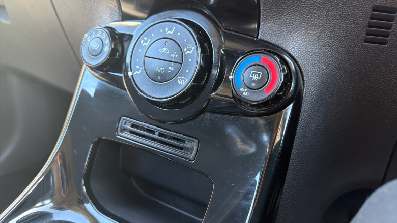 Ford Fiesta 1.25 82 Zetec 3dr Petrol Hatchback